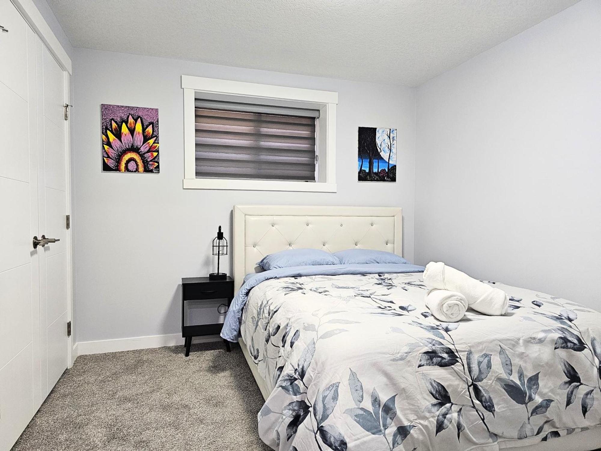 Guest In Southeast Holiday home Calgary